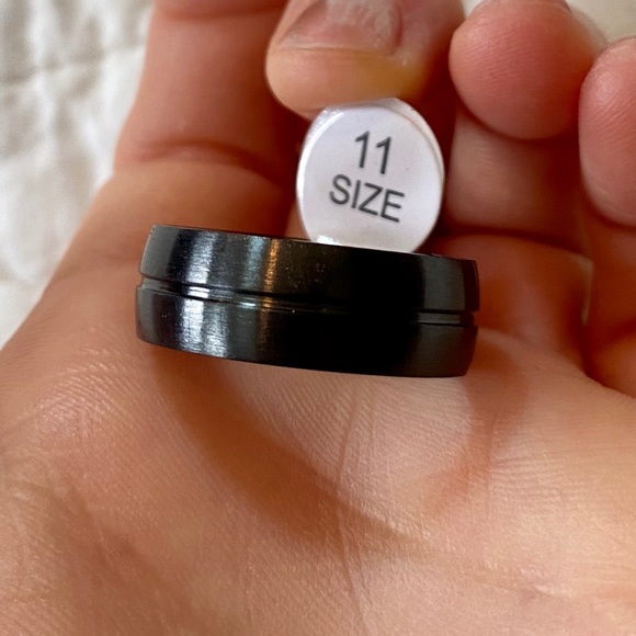 NEW Men’s Stainless Steel Wedding Engagement Ring - Picture 4 of 4